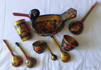Chochloma - dřevěné ručně vyráběné a zdobené nádobí