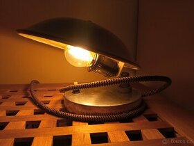 Kovová retro lampička s dobovou žárovkou - 1