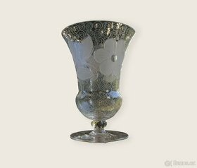 VÁZA - pohár - sklo s leptaným dekorem květin