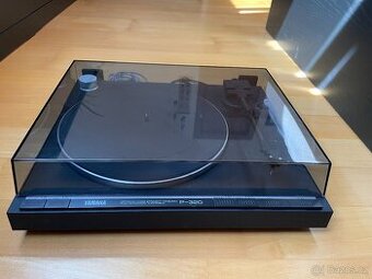 Gramofon YAMAHA P-320  s přenoskou Ortofon OM 20