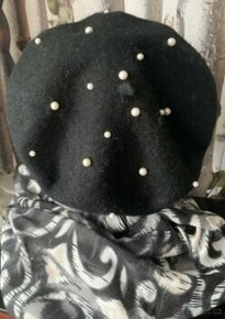 Dámský černý baret s korálky - 1