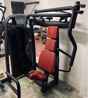 Fitness Stroj - Hrudník - Zánovní