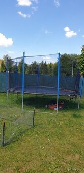 Trampolína