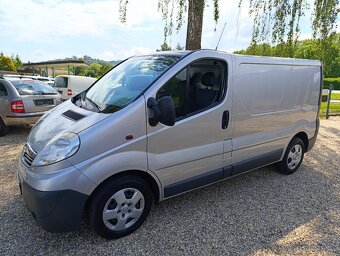 Opel Vivaro 2.0 DCi tažné 3místa