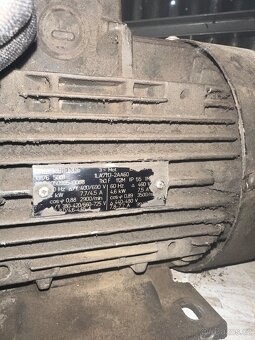 Prodám elektromotor viz štítek 4,6kw