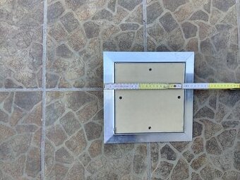 Nová Revizní dvířka 20x20cm pod obklad, systém klik