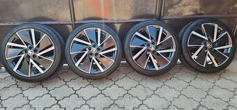 Originál alu Škoda Kamiq Vega 5x100 205/45 R18 - 9mm pneu