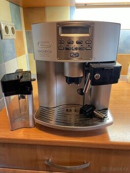 Kávovar DeLonghi