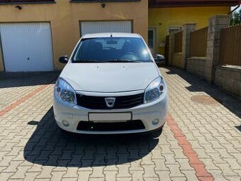 DACIA SANDERO 1.2 16V - KLIMATIZACE, POSILOVAČ ŘÍZENÍ