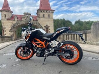 KTM Duke 390 - Při rychlém jednáním SLEVA