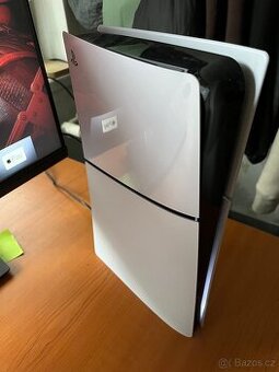 PS5 slim v záruce digital edition