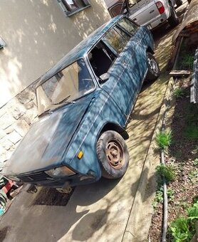 Lada 2104 kombi - bez dokladů - nepojízdný