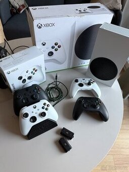 Xbox S series + 4 ovládače záruke