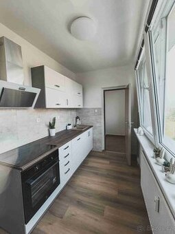 Pronajmu byt 2+1 s balkónem v České Lípě