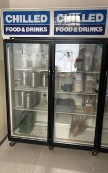 3 dveřová prosklená lednice