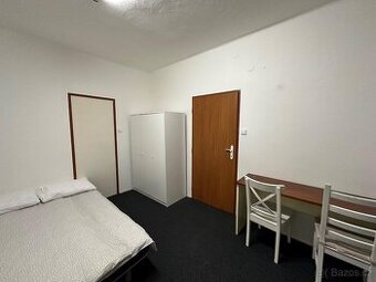 Pronájem — útulný pokoj pro pár v Záběhlicích