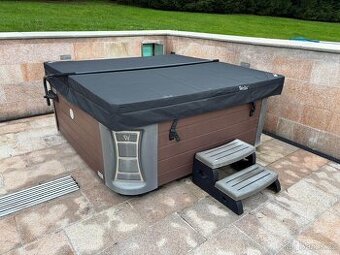 celoroční vířivka Wellis Everest