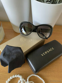 Nové luxusní sluneční černé brýle Versace