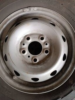 Nove zimni 225/70 R15 c