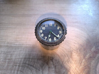 Staré vojenské letecké palubní hodiny AVRM,1976,hodinky