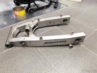 Suzuki gsxr 750 kyvka