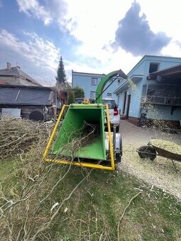 Štěpkování a drcení větví