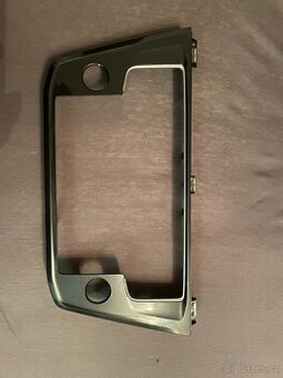 VW Tiguan rádiový rámeček (5NA858071C)