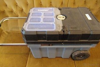 Bedna na nářadí na kolečkách