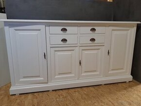 Celodřevěná komoda