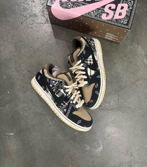 Nike Dunk low Travis Scott