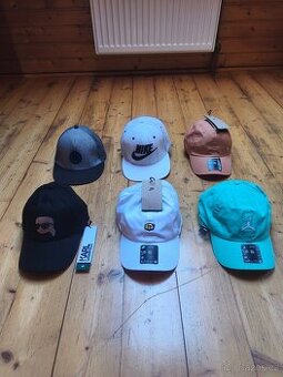 Značkové a neznačkové kšiltovky