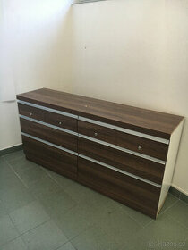 Zápultí s hlubokýmí šuplíky