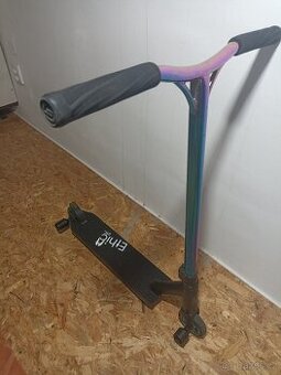 Freestyle koloběžka 72cm Ethic DTC deck + neochrome řídítka