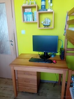 Masivní nábytek z borovice - dětský pokoj