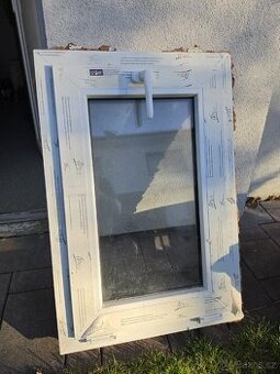 Za odvoz plastové okno š550x810mm