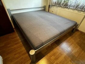 manželská postel, rozměr 2000x1800