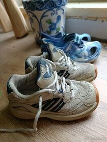 Boty Adidas vel.23 + zdarma boty k vodě