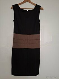 Černé pouzdrove šaty s hnědým pruhem 38
