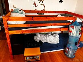 Dětská vyvýšená postel