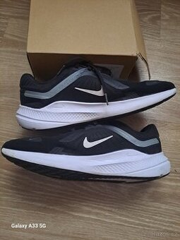 Tenisky Nike Quest