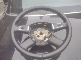 Audi A4 b8 multifunkční volant čtyřramenný