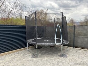Trampolína
