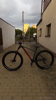 Trek Roscoe 6 – trail bike 27,5”, zdvih 140 mm, teleskopka