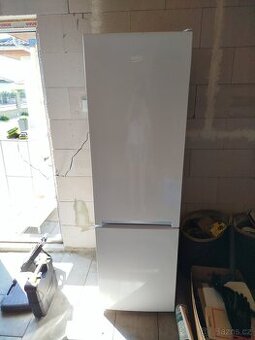 Lednice s mrazákem Beko