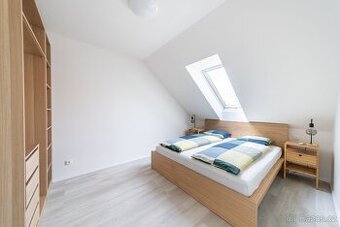Стильна 2kk квартира в центрі Праги (Žižkov)