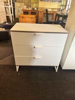 Pěkná 3 šupliková komoda Ikea