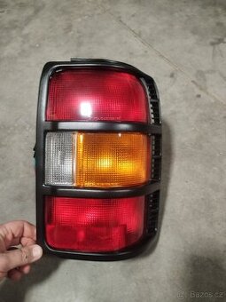 Zadné svetlo pajero 2