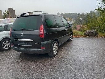 Prodám Veškeré náhradní díly Peugeot 807 2,2 hdi ,