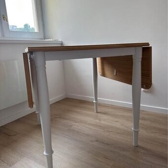 Rozkládací jídelní stůl IKEA