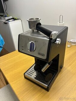 Pákový kávovar DeLonghi – použitý, plně funkční